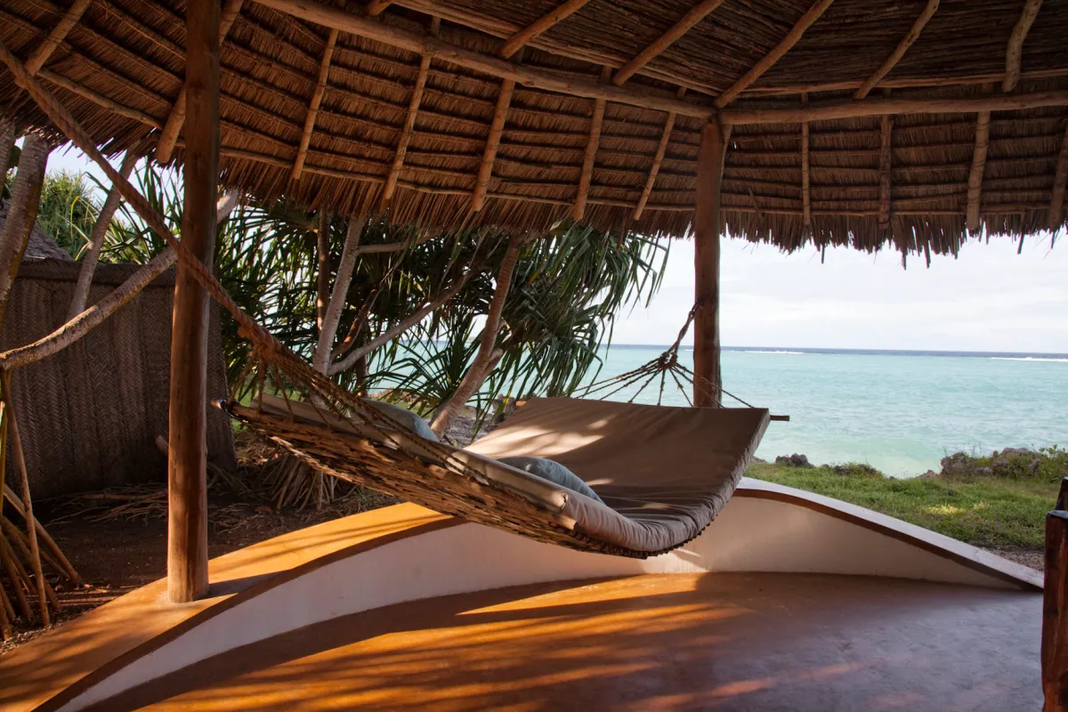 Matemwe-Lodge-accommodation-bungalow-hammock-3-1200x800